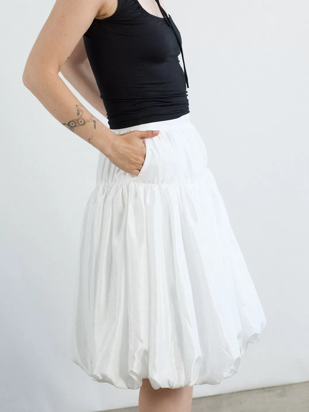 Discount Lisa Says Gah Whip Balloon Skirt - White